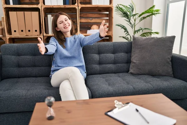 Young Brunette Woman Consultation Office Looking Camera Smiling Open Arms — 스톡 사진