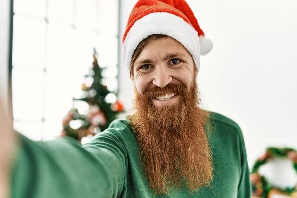 Young Redhead Man Make Selfie Camera Standing Christmas Tree Home — 图库照片