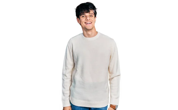 Bello Giovane Hipster Che Indossa Maglione Invernale Casual Con Sorriso — Foto Stock