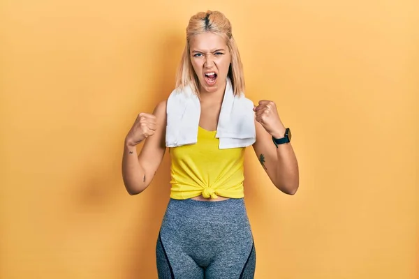 Beautiful Blonde Sports Woman Wearing Workout Outfit Angry Mad Raising — Foto Stock