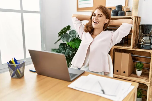Young Caucasian Businesswoman Relaxed Hands Head Working Office — Stock Photo, Image