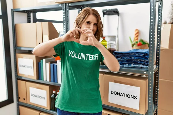 Middle Age Woman Wearing Volunteer Shirt Donations Stand Smiling Love — Stock Photo, Image