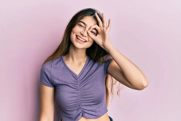 Young Caucasian Woman Wearing Casual Clothes Doing Gesture Hand Smiling — Stock Photo, Image