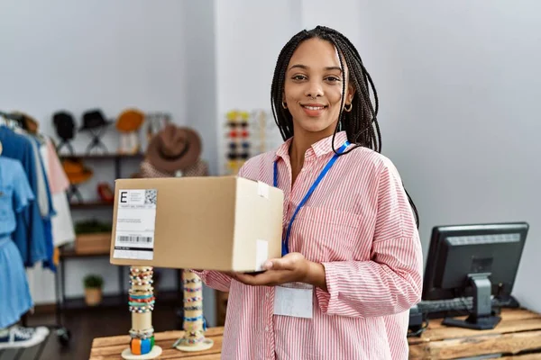 Young African American Woman Holding Package Working Clothing Store — Photo