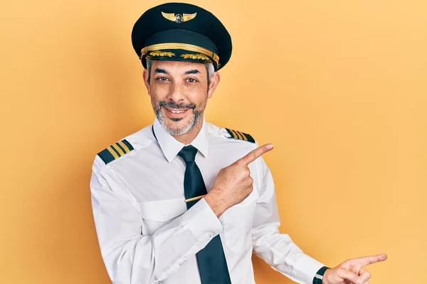 Handsome Middle Age Man Grey Hair Wearing Airplane Pilot Uniform — Foto Stock