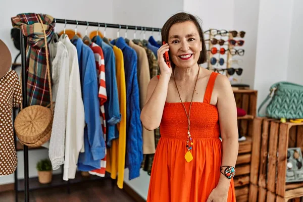 Middle Age Hispanic Woman Smiling Speaking Phone Retail Shop — Stock Photo, Image