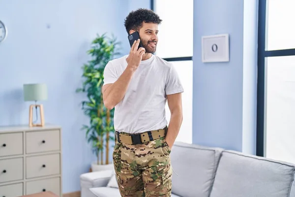 Young Arab Man Army Soldier Talking Smartphone Standing Home — Foto de Stock