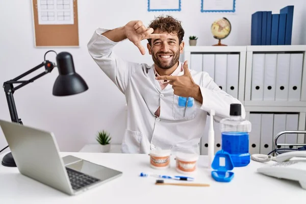 Young Hispanic Dentist Man Working Medical Clinic Smiling Making Frame — Fotografia de Stock