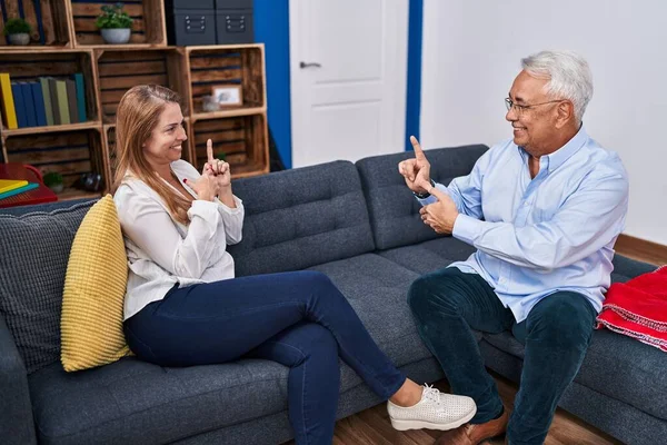 Middle Age Man Woman Couple Using Deaf Sign Language Home — Stock Photo, Image