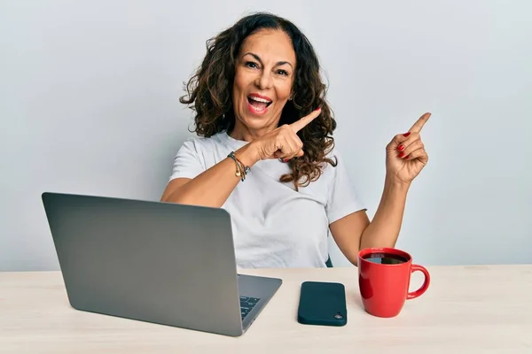 Beautiful Middle Age Woman Working Office Using Computer Laptop Smiling — Stock fotografie