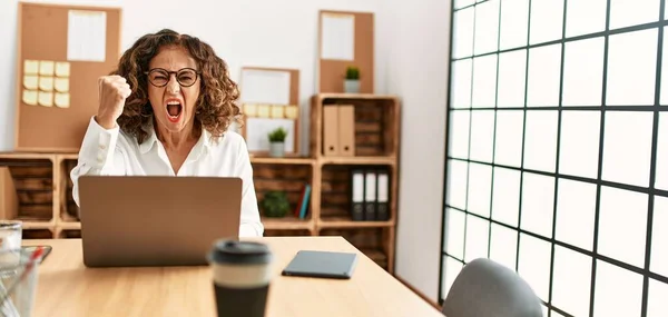 Middle Age Hispanic Woman Working Office Wearing Glasses Angry Mad — Foto de Stock