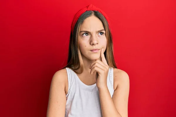 Beautiful Brunette Little Girl Wearing Casual White Shirt Thinking Concentrated — Foto de Stock