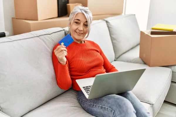 Middle Age Grey Haired Woman Smiling Confident Using Laptop Credit — стоковое фото