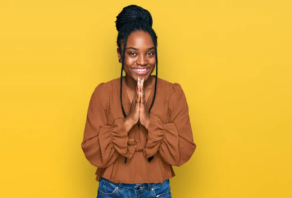 Young African American Woman Wearing Casual Clothes Praying Hands Together — Stock Photo, Image