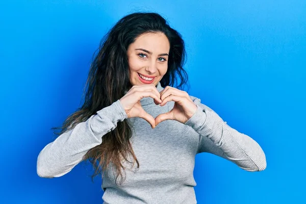 Young Hispanic Woman Wearing Casual Clothes Smiling Love Showing Heart — Stock Photo, Image
