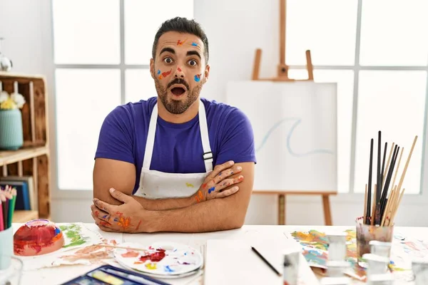 Young Hispanic Man Beard Art Studio Painted Face Afraid Shocked — 图库照片