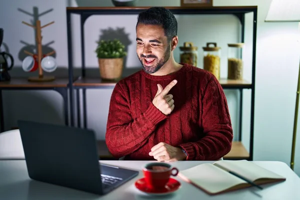 Young Hispanic Man Beard Using Computer Laptop Night Home Cheerful — Photo