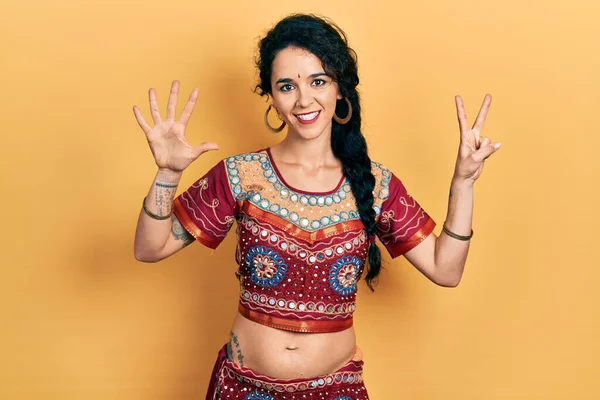 Young Woman Wearing Bindi Bollywood Clothing Showing Pointing Fingers Number — Stock Photo, Image