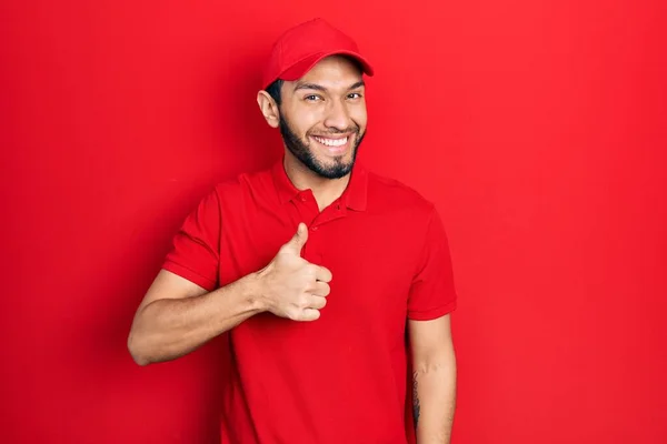 Hispanic Man Beard Wearing Delivery Uniform Cap Doing Happy Thumbs — Stockfoto