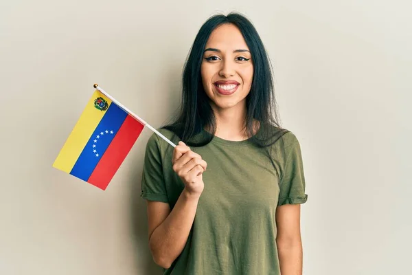 Young Hispanic Girl Holding Venezuelan Flag Looking Positive Happy Standing — Stock fotografie