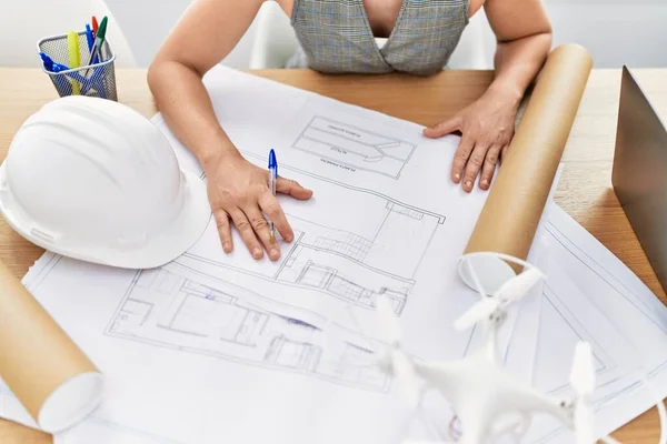 Young Caucasian Woman Writing Architect Plan Working Architecture Studio — Fotografia de Stock