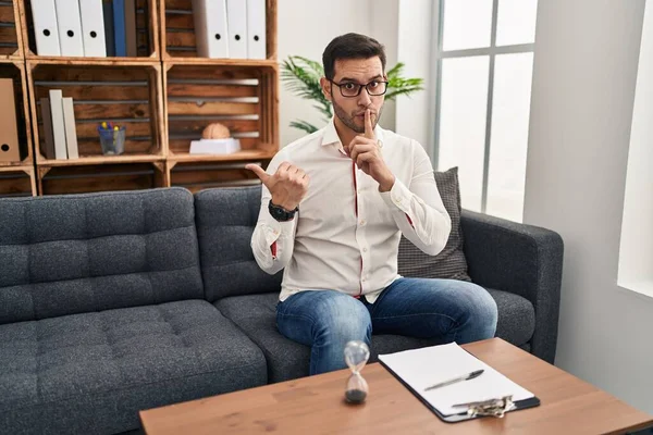 Young Hispanic Man Beard Working Consultation Office Asking Quiet Finger — Stockfoto