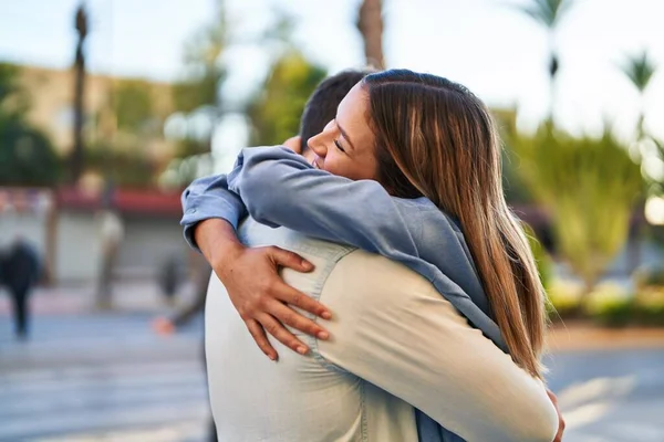 Young Man Woman Couple Hugging Each Other Standing Street — Stock Photo, Image