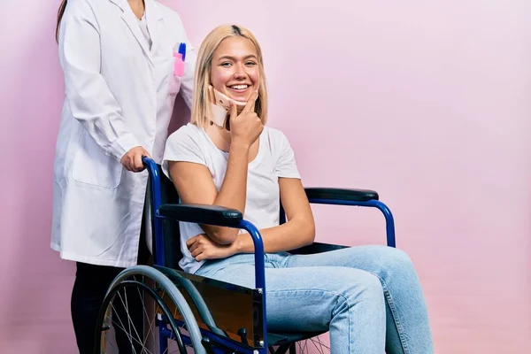 Beautiful Blonde Woman Sitting Wheelchair Collar Neck Looking Confident Camera — Stock Photo, Image