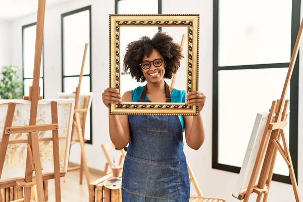 Young African American Woman Smiling Confident Holding Empty Frame Art — Stock Photo, Image