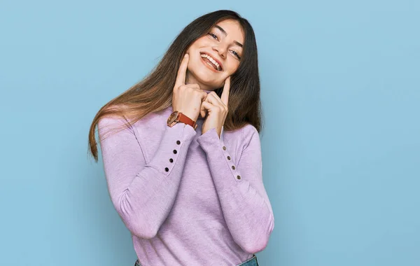 Young Beautiful Teen Girl Wearing Turtleneck Sweater Smiling Open Mouth — ストック写真