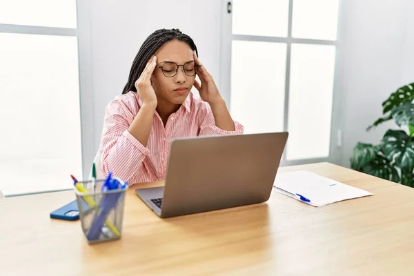 Young African American Woman Overworked Working Office — Stock Fotó