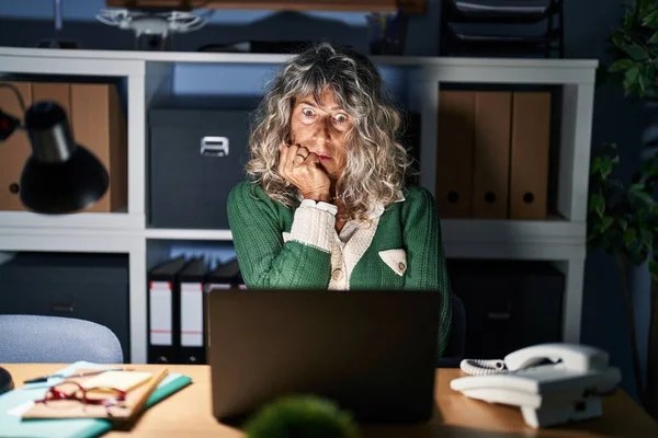 Middle Age Woman Working Night Using Computer Laptop Looking Stressed — Stock Photo, Image