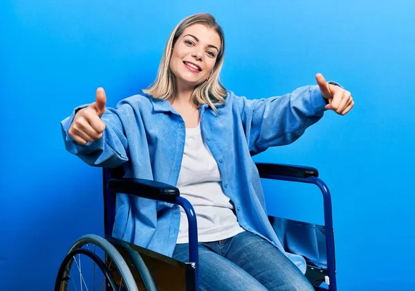 Beautiful Caucasian Woman Sitting Wheelchair Approving Doing Positive Gesture Hand — Stock Photo, Image