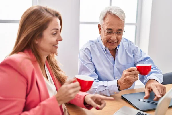 Middle Age Man Woman Business Workers Drinking Coffee Office — Stock Photo, Image
