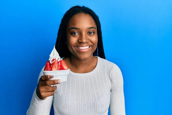African American Woman Braided Hair Eating Strawberry Ice Cream Looking — Stock Photo, Image