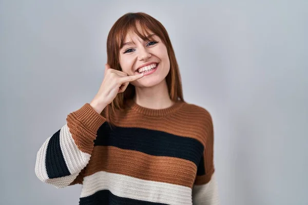 Young Beautiful Woman Wearing Striped Sweater Isolated Background Smiling Doing — Stock Photo, Image