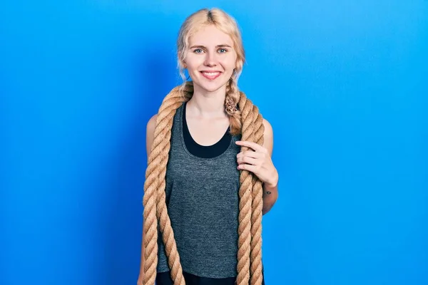 Beautiful Caucasian Woman Blond Hair Training Battle Rope Looking Positive — Foto Stock