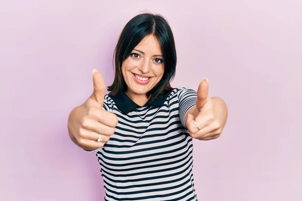 Young Hispanic Woman Wearing Casual Clothes Approving Doing Positive Gesture — Stock Photo, Image