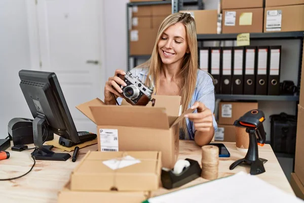 Young Blonde Woman Ecommerce Business Worker Packing Vintage Camera Order — Foto de Stock