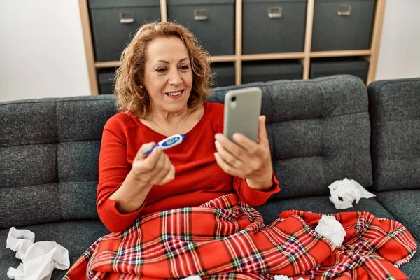 Malattia Caucasica Mezza Età Donna Con Videochiamata Medica Seduta Sul — Foto Stock