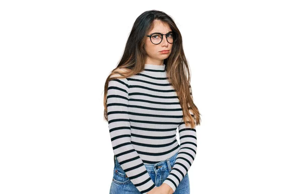 Joven Hermosa Adolescente Con Ropa Casual Gafas Escéptico Nervioso Frunciendo — Foto de Stock