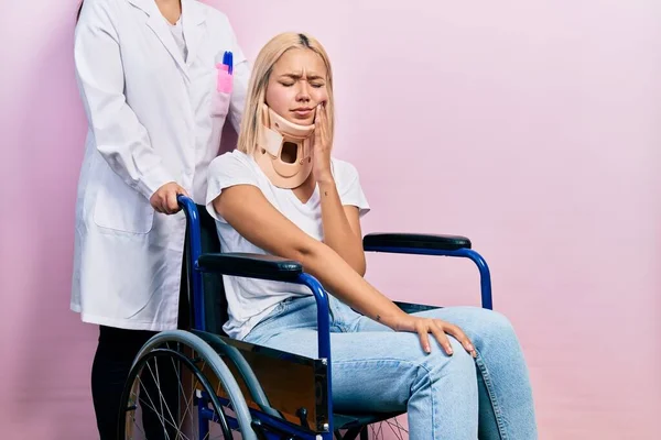 Beautiful Blonde Woman Sitting Wheelchair Collar Neck Touching Mouth Hand — Stock fotografie