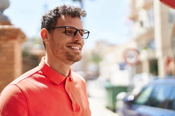Young Hispanic Man Smiling Confident Wearing Glasses Street — Stockfoto