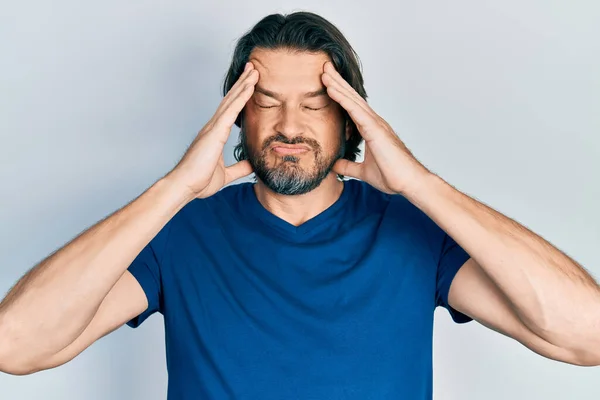 Middle Age Caucasian Man Wearing Casual Clothes Suffering Headache Desperate — Stock Photo, Image