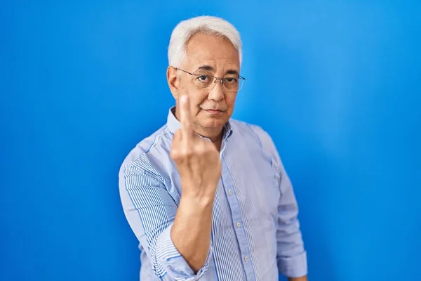 Hispanic Senior Man Wearing Glasses Showing Middle Finger Impolite Rude — 图库照片