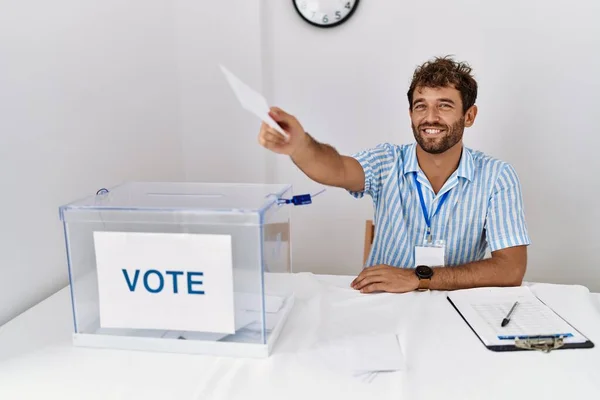 Young Hispanic Politic Party Worker Smiling Happy Holding Vote Electoral — Stock fotografie