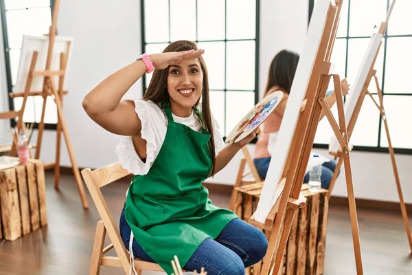 Young Hispanic Artist Women Painting Canvas Art Studio Very Happy — ストック写真