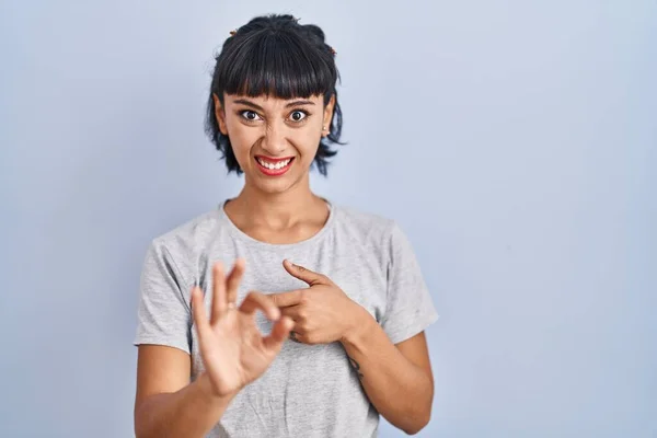 Young Hispanic Woman Wearing Casual Shirt Blue Background Disgusted Expression — Stock Photo, Image