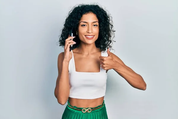 Young Latin Girl Having Conversation Talking Smartphone Smiling Happy Positive — Stok fotoğraf