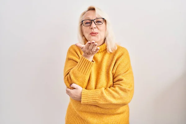 Middle Age Caucasian Woman Wearing Glasses Standing Background Looking Camera — 图库照片